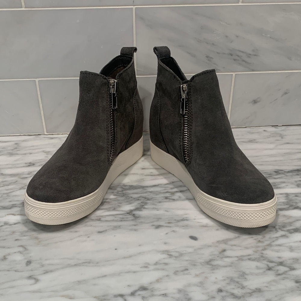 Steve Madden Charcoal Suede Ankle Boots